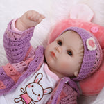 Bébé Reborn Fille Réaliste avec bonnet et veston rose | Bébé Reborn Plus