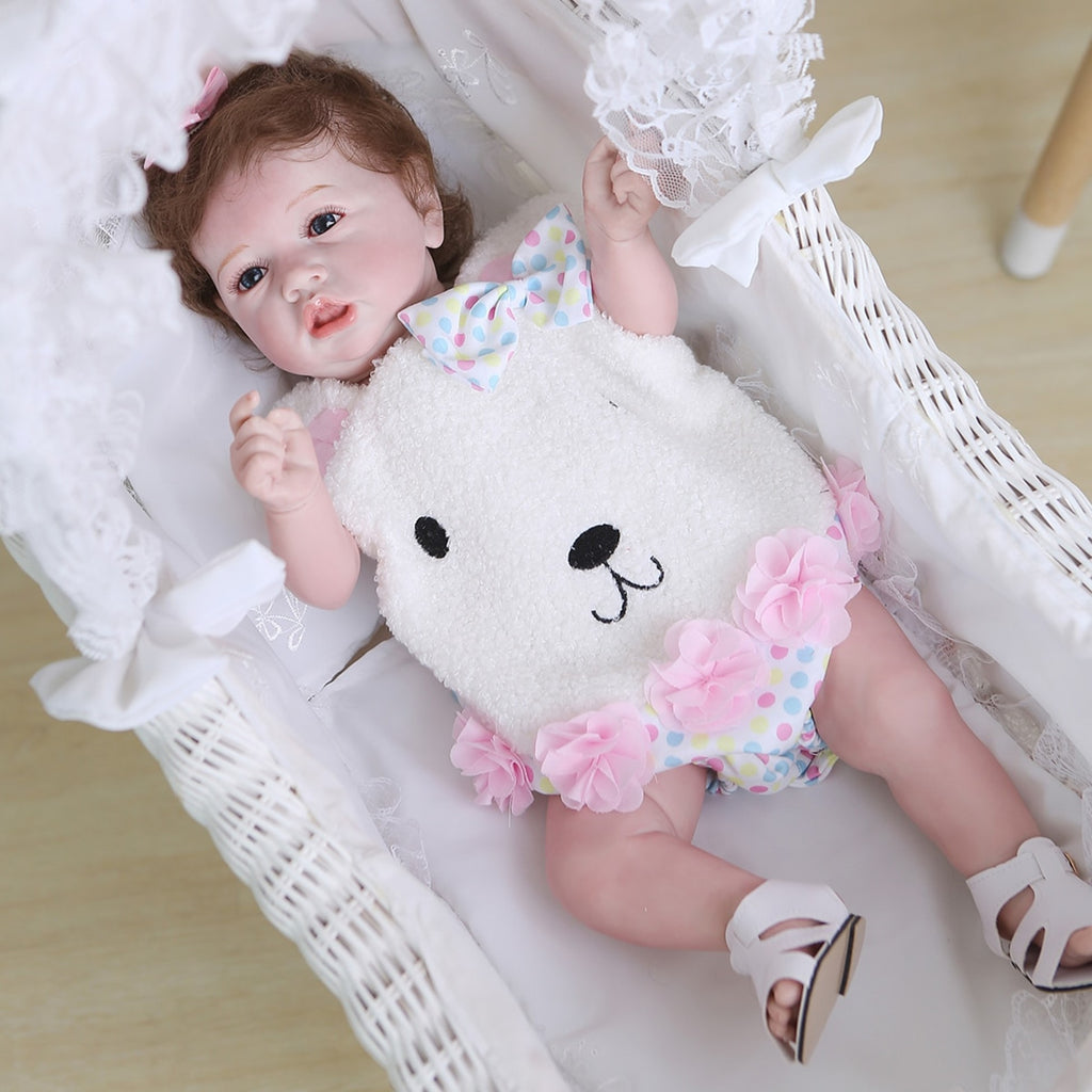 Laura, bébé reborn entièrement en silicone - France Laura, bébé reborn entièrement en silicone - France